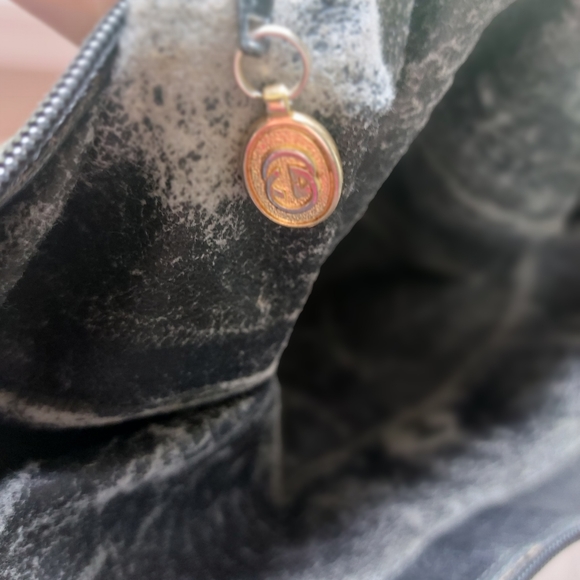 Vintage Gucci black curved crescent shaped  shoulder crossbody bag. - Picture 3 of 11